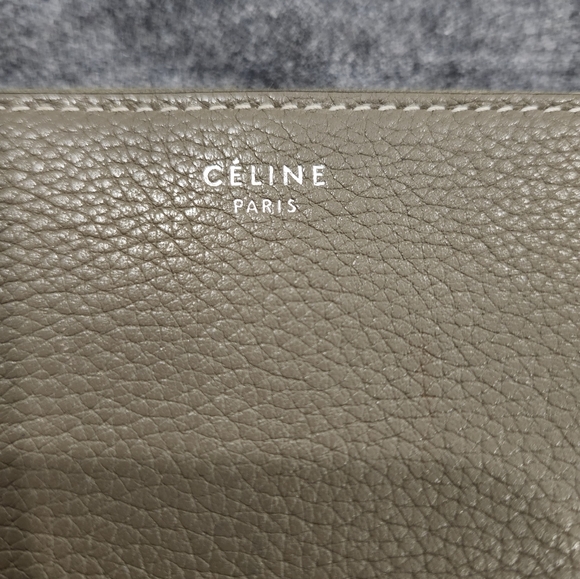 Celine Zipped Wallet. - Picture 8 of 12